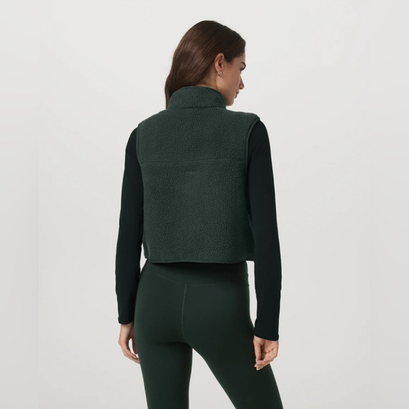 Vuori Alpine Vest (Evergreen) - Picture 3 of 8